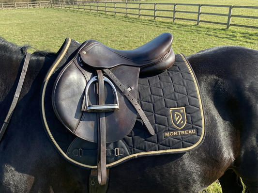 Jump Saddle Pad  Essential - Gold Accent